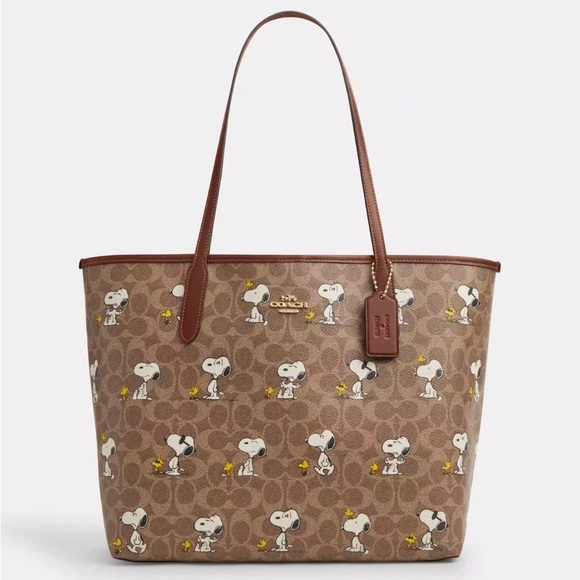 Coach X Peanuts City Tote Bag In Signature Canvas With Snoopy Print CBJ89 NWT - Picture 1 of 16